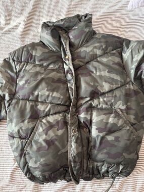 Camo puffer coat